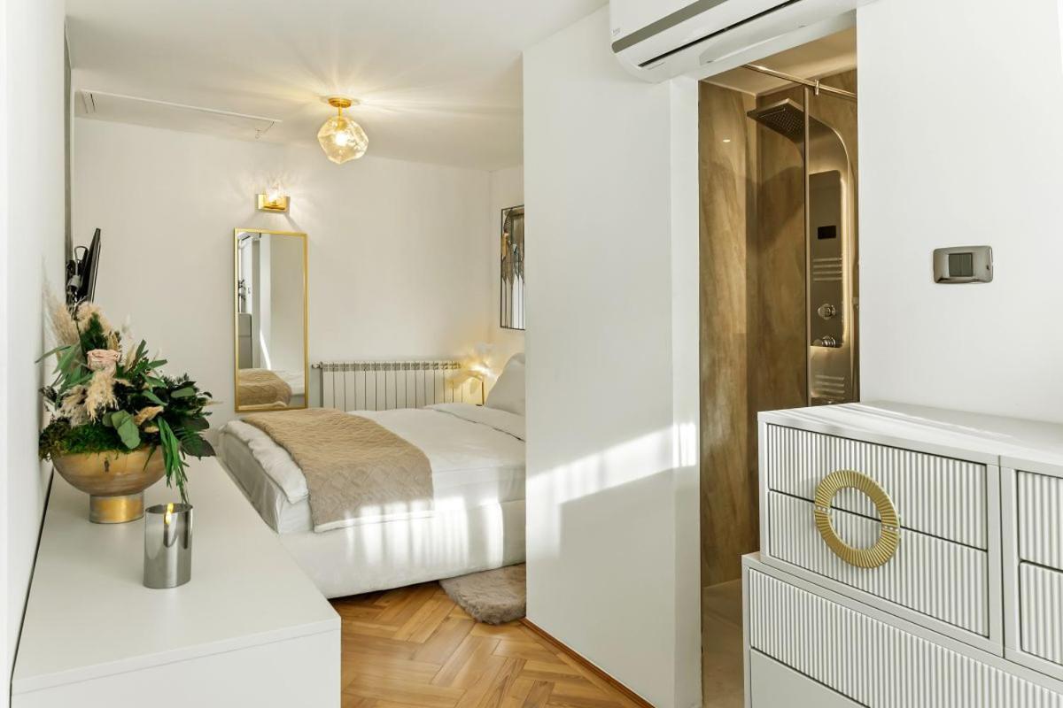 Ferienwohnung Casa De Povesti - Calea Victoriei Bukarest Exterior foto