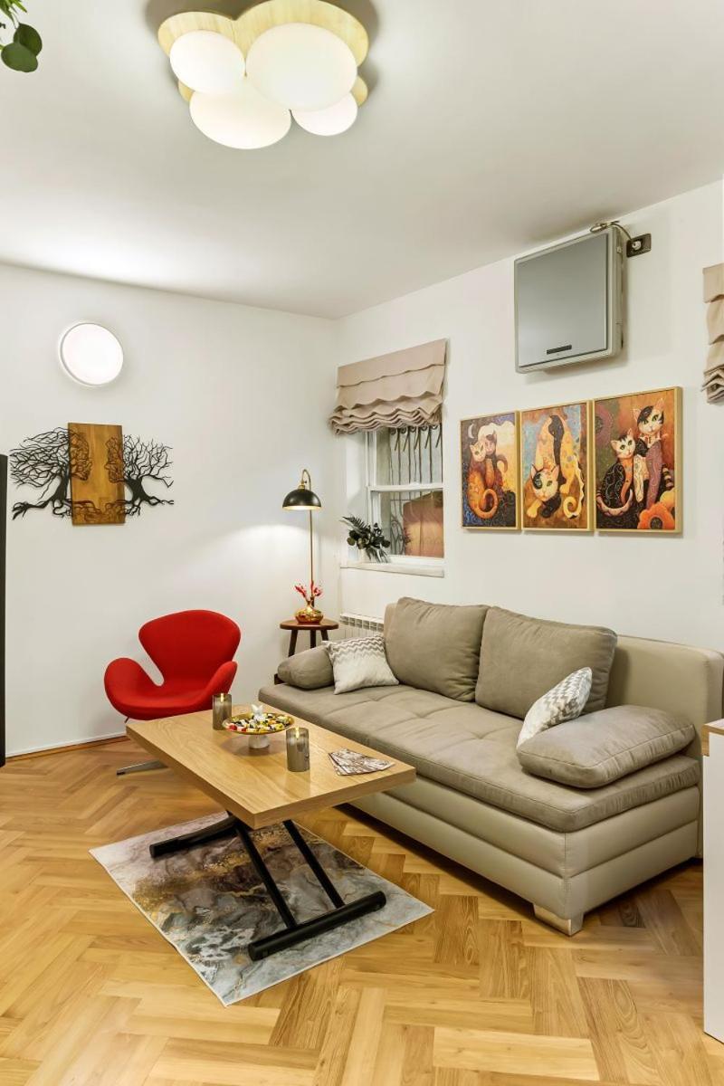 Ferienwohnung Casa De Povesti - Calea Victoriei Bukarest Exterior foto