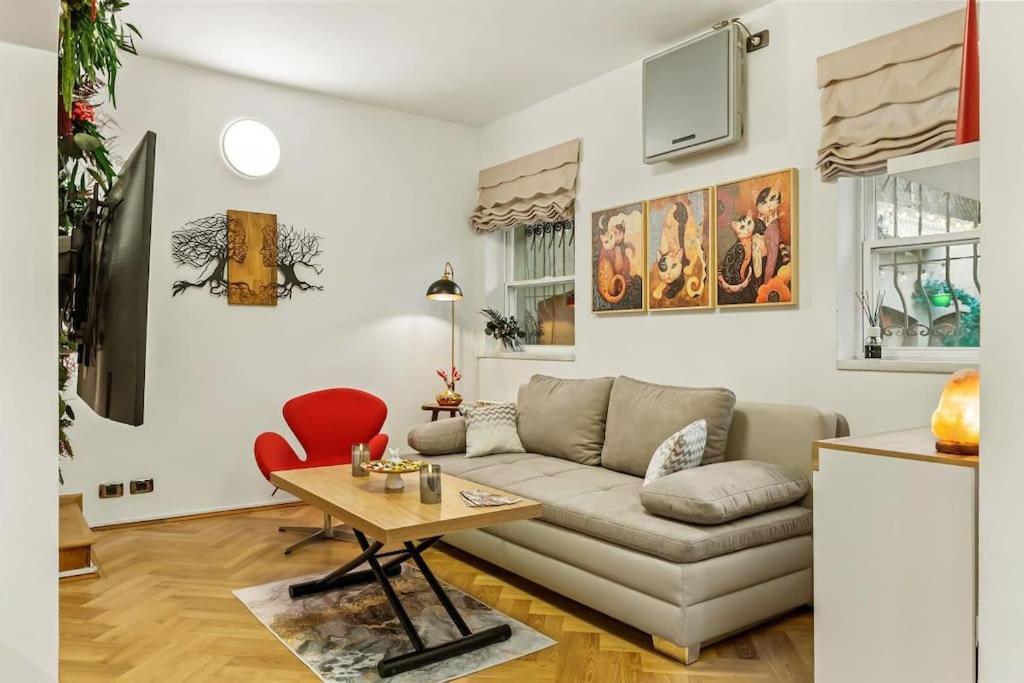 Ferienwohnung Casa De Povesti - Calea Victoriei Bukarest Exterior foto